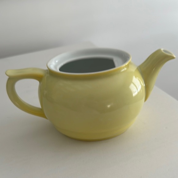 Vintage Arabia Finland Small Yellow Teapot Made in Finland - Picture 7 of 8